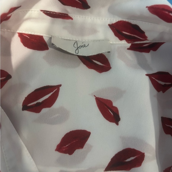 Joie Kiss Lipstick Print Silk Red & White Buttondown Long Sleeve Blouse. - Picture 2 of 3